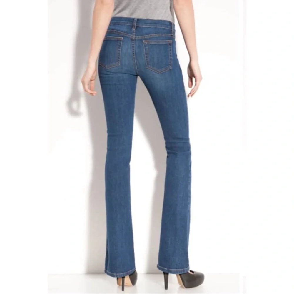 Petite Bootcut Jeans In Blair Wash